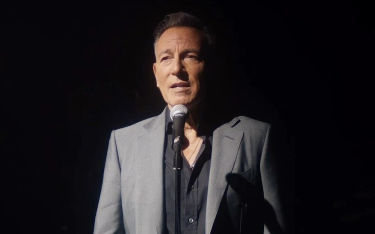 Bruce Springsteen Comes Down With Illness, Puts on Hold Philly Shows