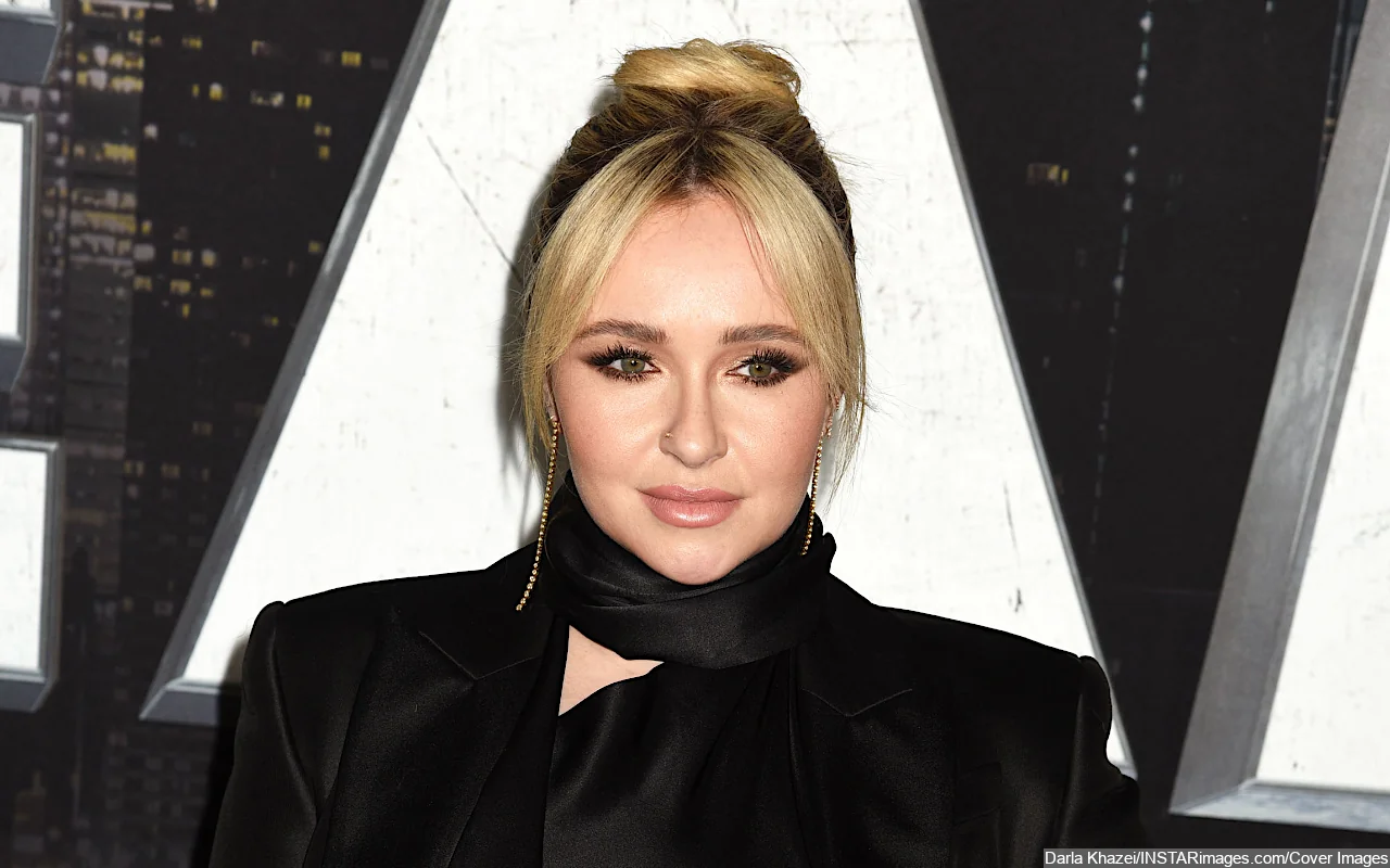 Hayden Panettiere Stuns Fans With New Pink Hair