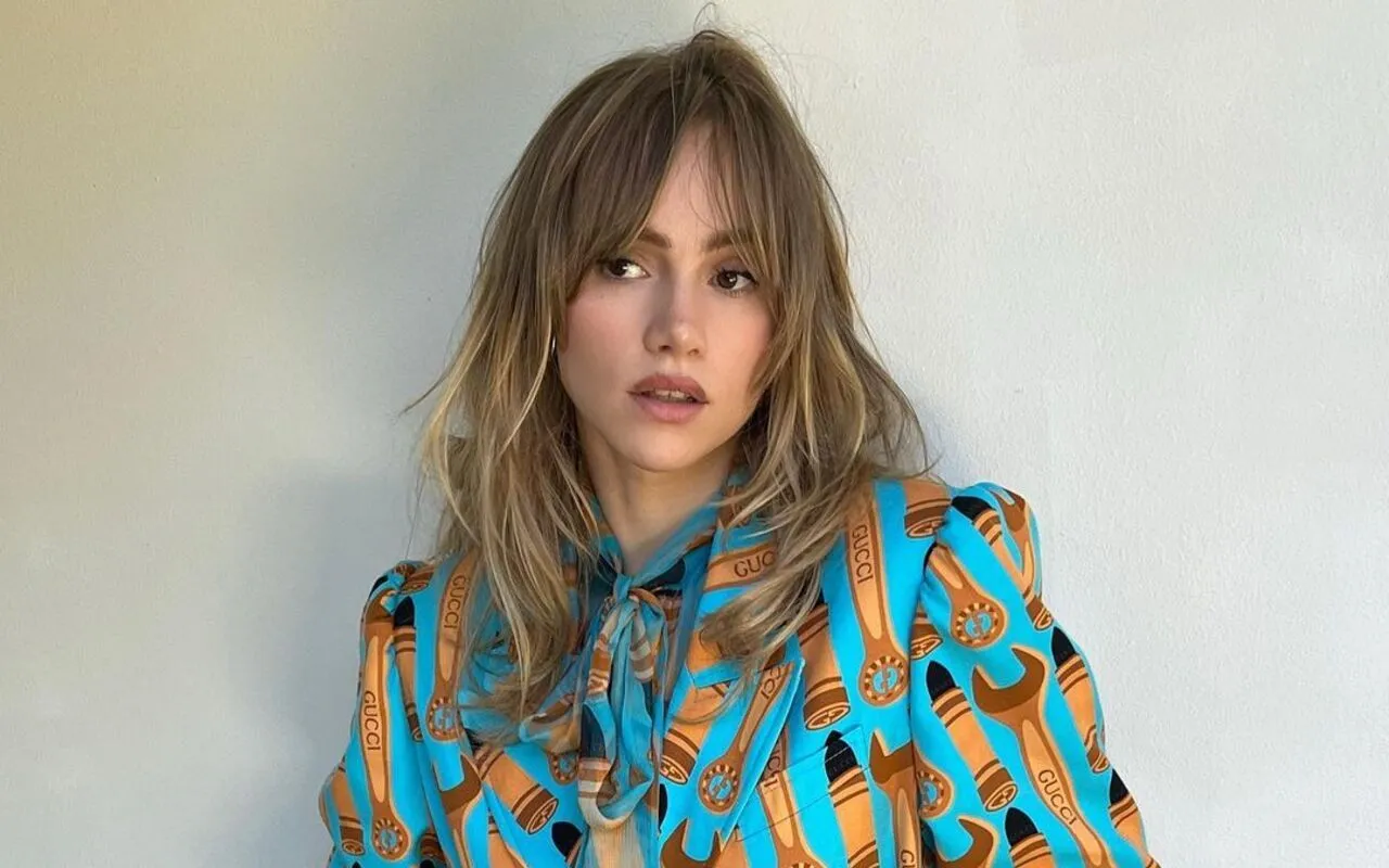 Suki Waterhouse Uses 'Loud' Personality to Fend Off Pressure to Lose Weight as Model