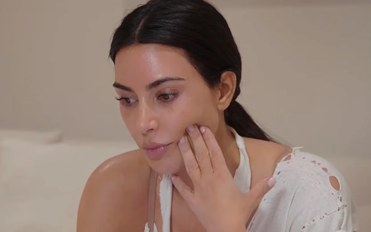 Kourtney Calls Kim Kardashian 'Witch' in New 'The Kardashians' Season 4 Trailer