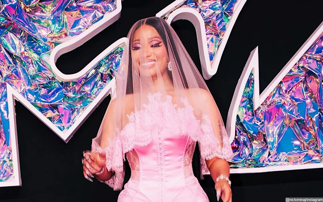 Nicki Minaj Hailed a 'Queen' After Getting Candid About Her MTV VMAs Wardrobe Malfunction