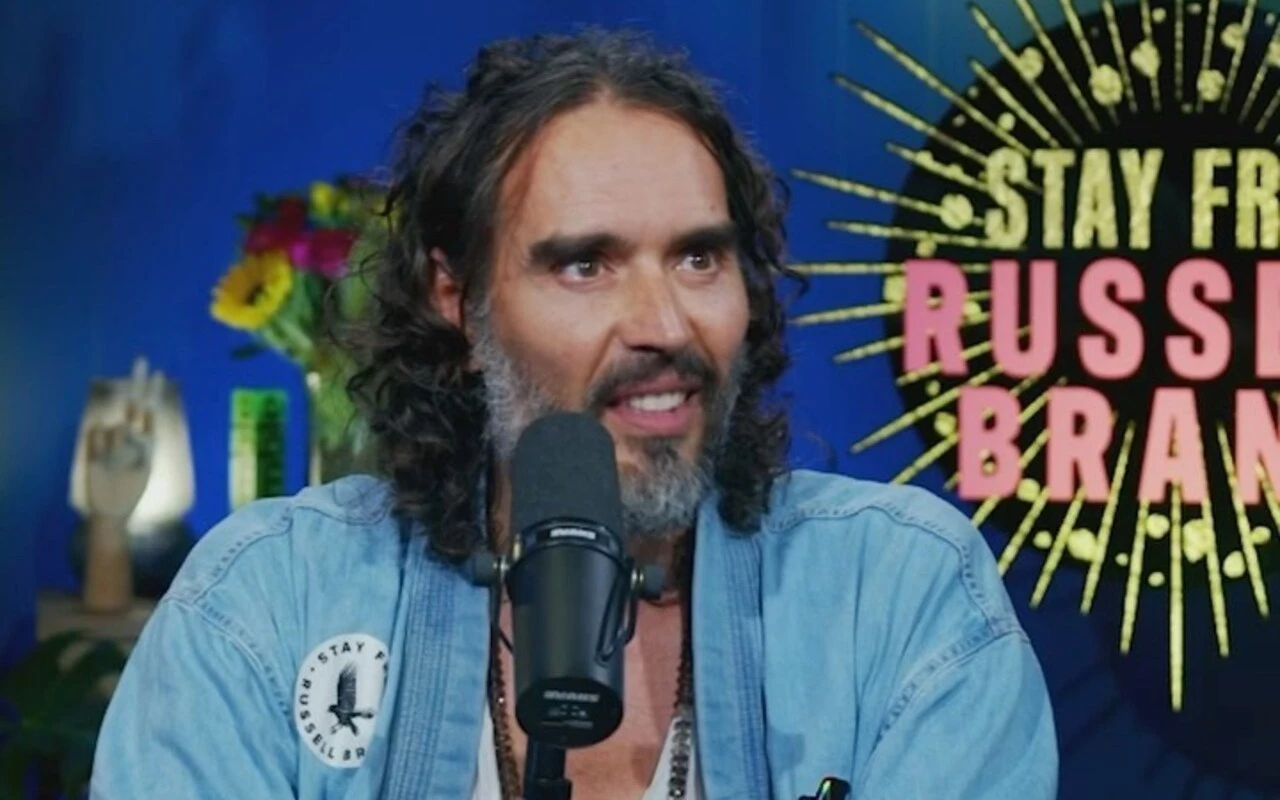 Russell Brand's Ex-Girlfriend Insists He Was 'Always Very Pleasant' to Her During Their Relationship