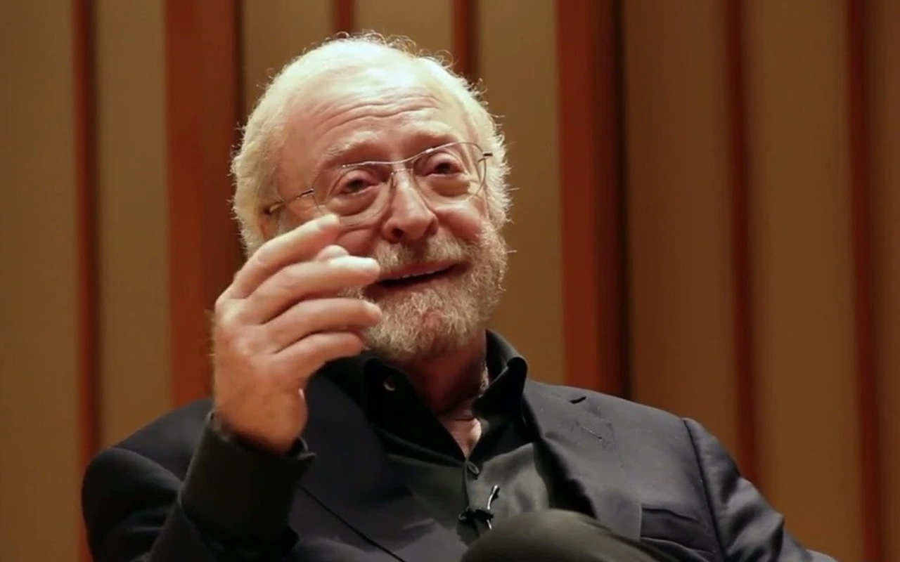 Live talks. Ted talks broadway director. Dr. Экран live. Live talks.