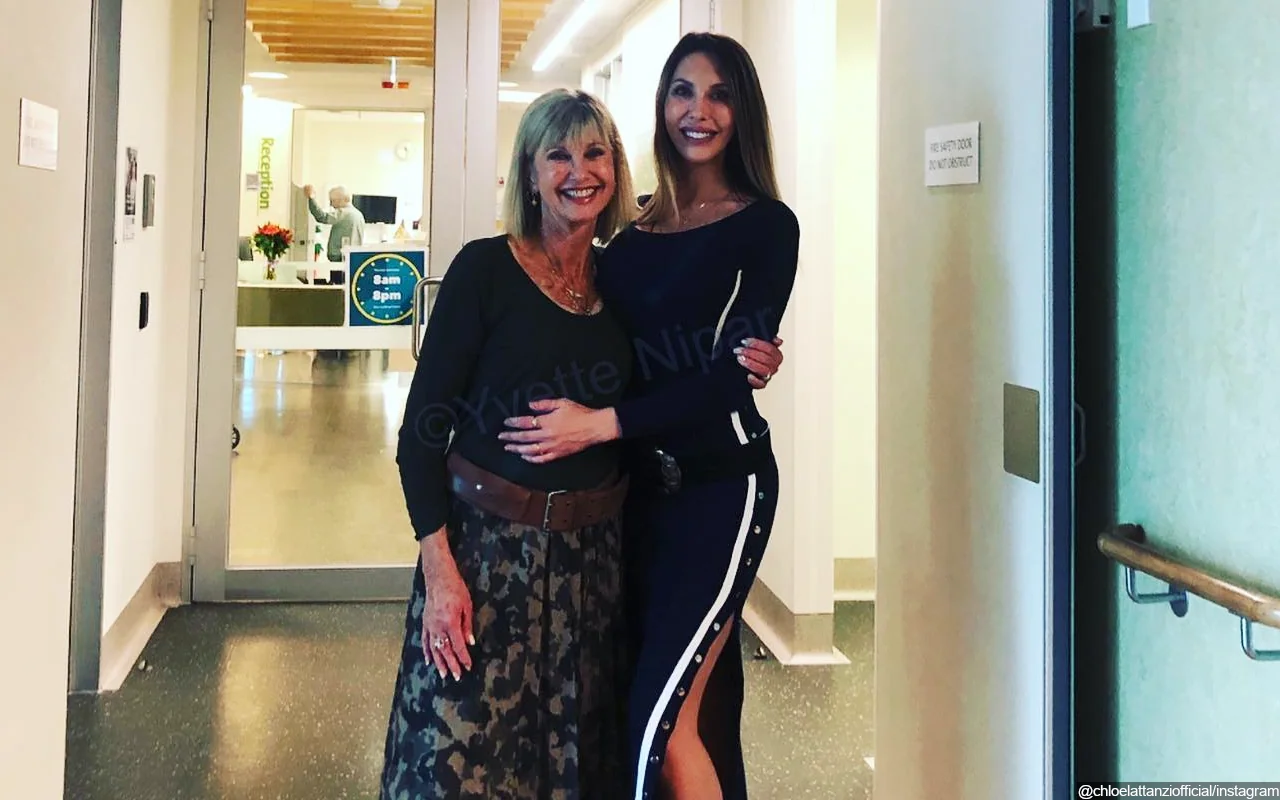 Olivia Newton-John's Daughter Chloe Lattanzi Gets Emotional While Addressing Mom's Death