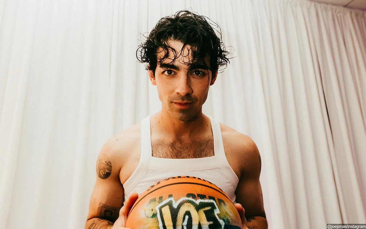 Joe Jonas Living It Up in Yacht Party After Settling Custody Battle With Sophie Turner