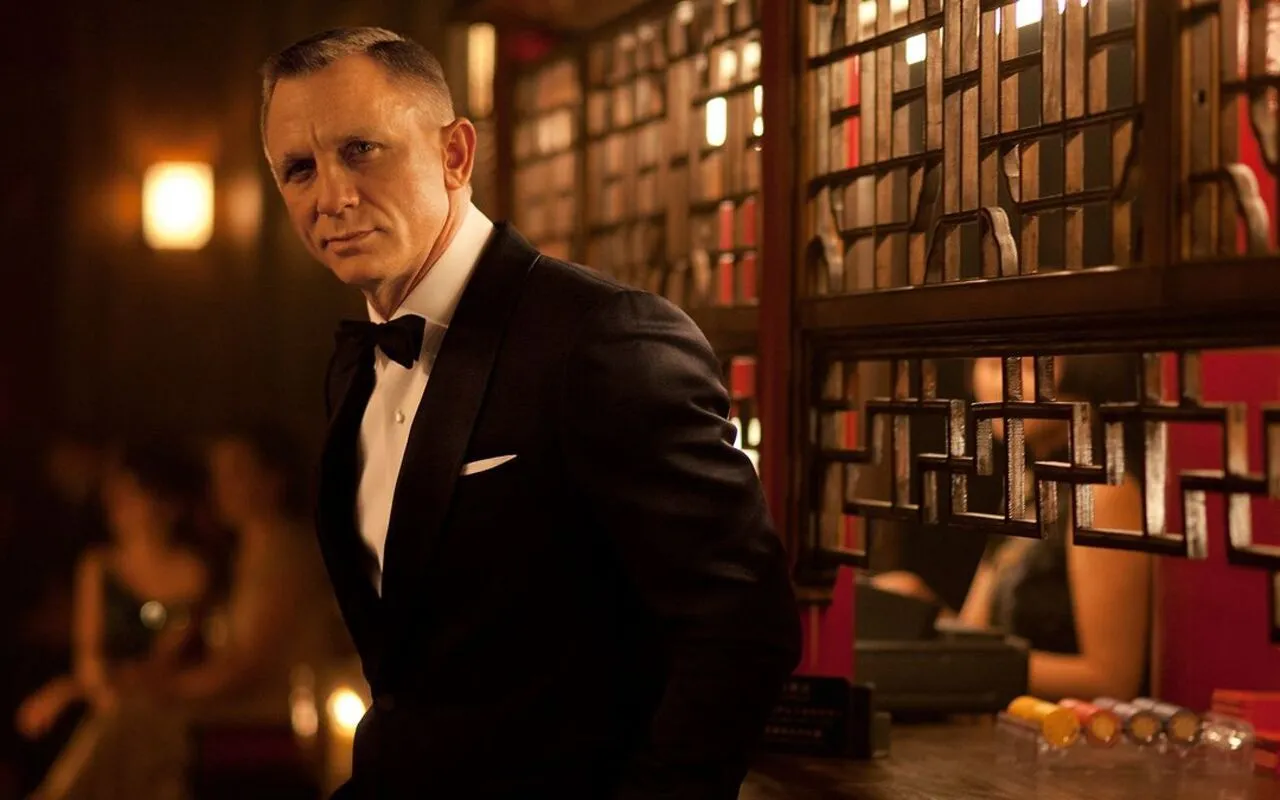 James Bond Producers Facing 'Big Road' to Reinvent 007 Agent After ...