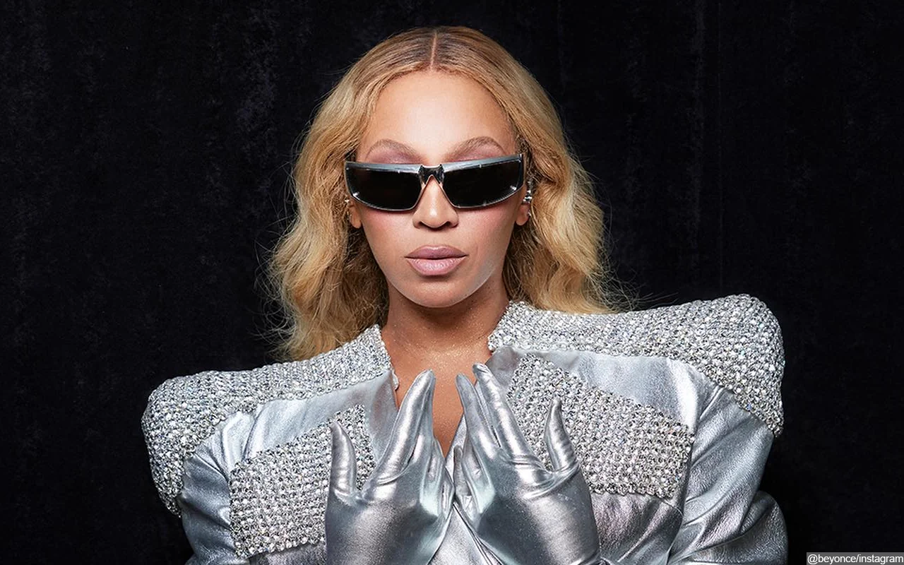 Beyonce Surprises Beyhive With Rare Video Talking to Fans About Her New ...