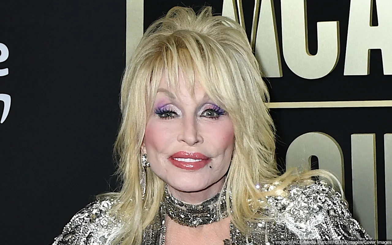 Dolly Parton Plans Broadway Show and Movie Based on Her 'Life Story'