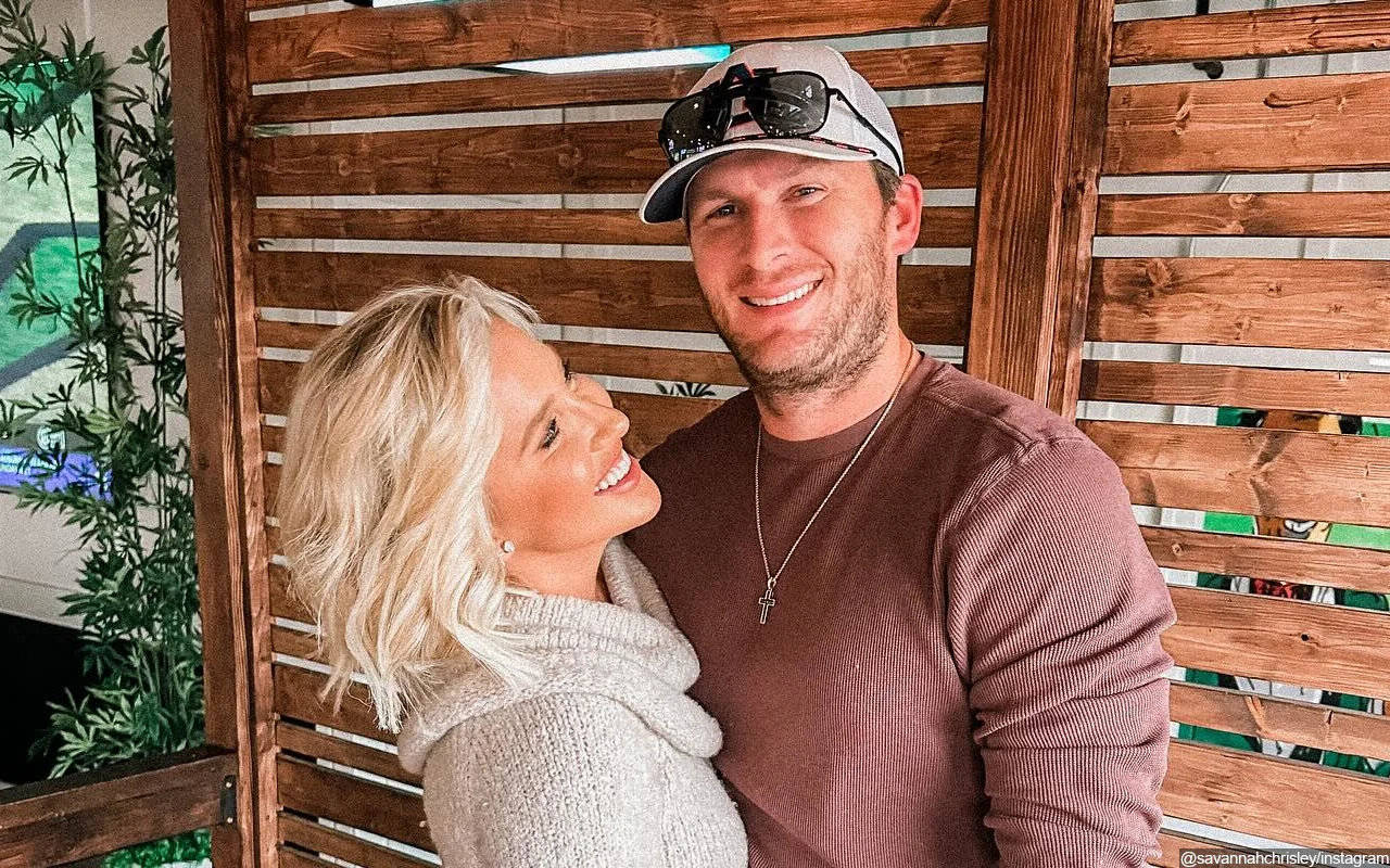 Savannah Chrisley and Robert Shiver Put on Loved-Up Display as They Make Romance Instagram Official