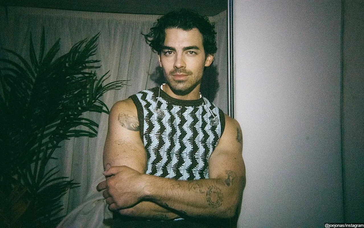 Joe Jonas Embarrassed So Much He Wanted to Die After Mistaking Fan for a Performer 