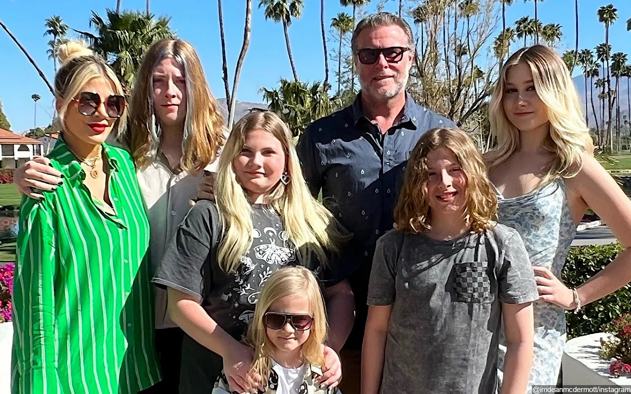 Estranged Dean McDermott Celebrates Thanksgiving Away From Tori Spelling and Kids