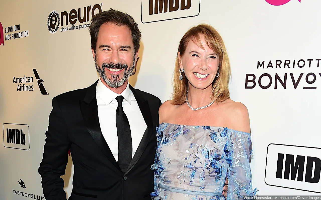 Eric McCormack's Estranged Wife Janet Holden Ditches Wedding Ring After Filing for Divorce