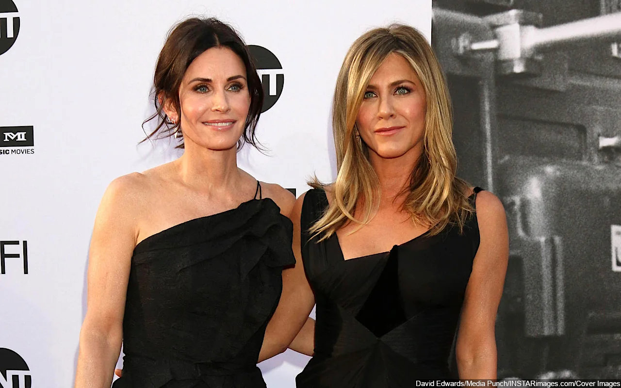 Jennifer Aniston and Courteney Cox