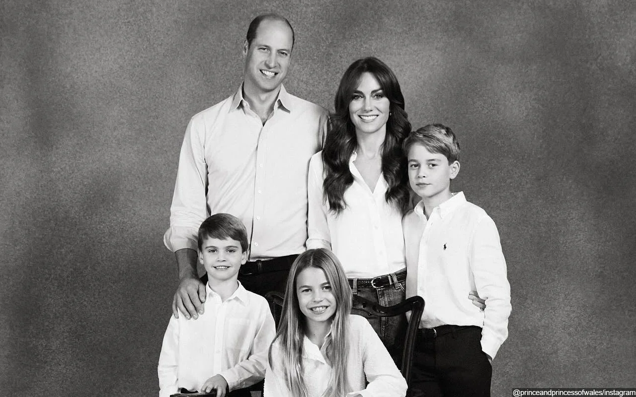 Photographer for Prince William and Kate Middleton's Christmas Card Ignores Viral Photoshop Fails
