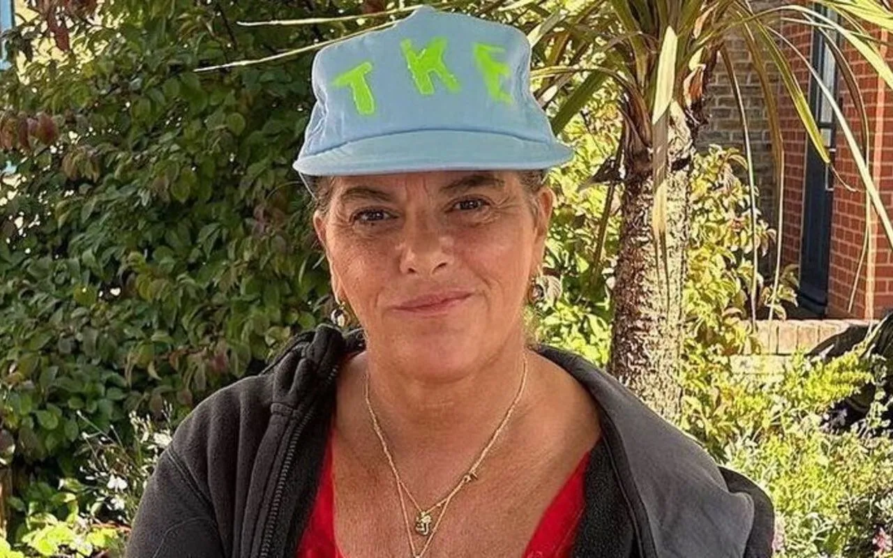 Tracey Emin Rushed to Hospital in Thailand After Her Intestine 'Nearly Exploded'