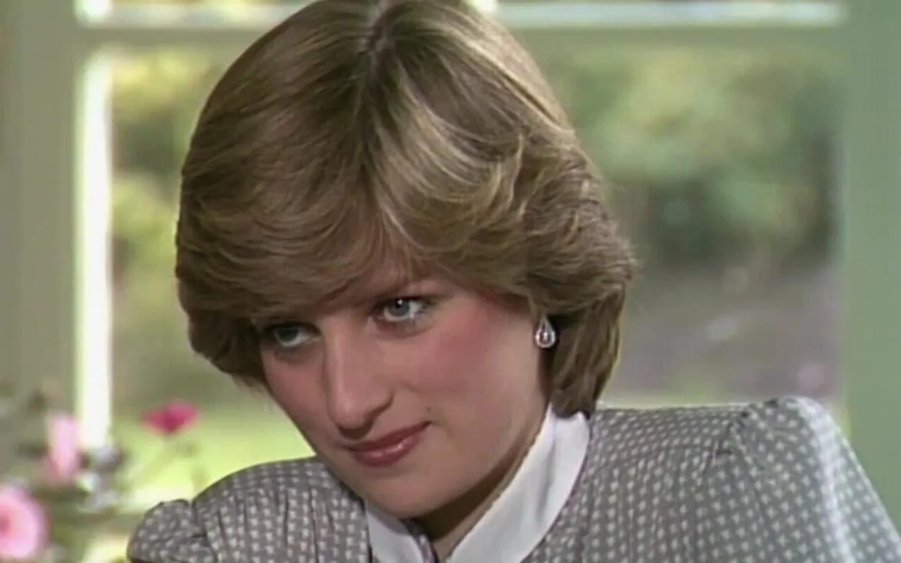 Princess Diana's Gown Sold for More Than $1 Million in Auction