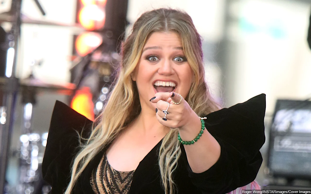 Kelly Clarkson Needs 'More Work' on Herself Before Dating Again After Brandon Blackstock Split