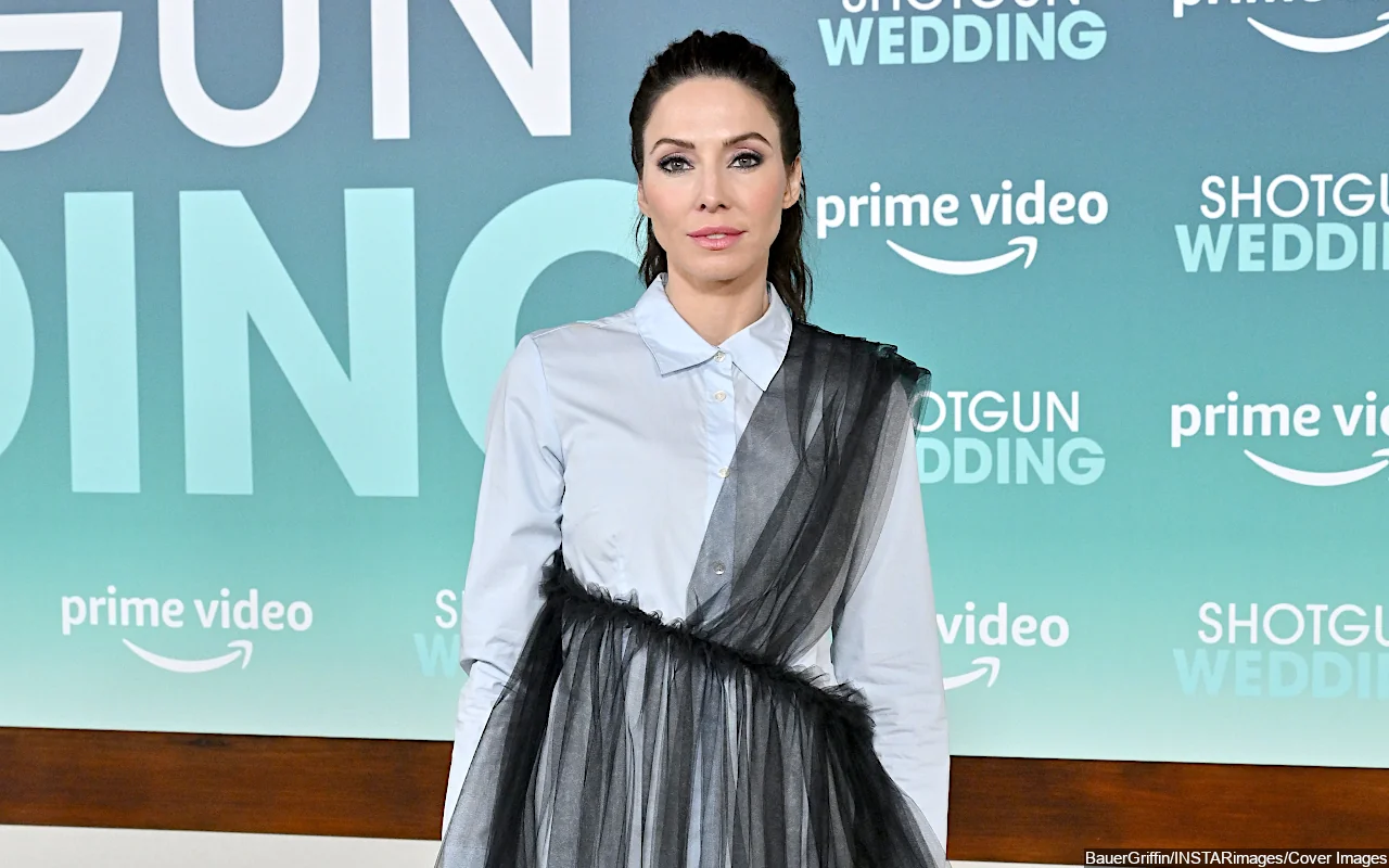 Whitney Cummings Proudly Flaunts Postpartum Body Days After Giving