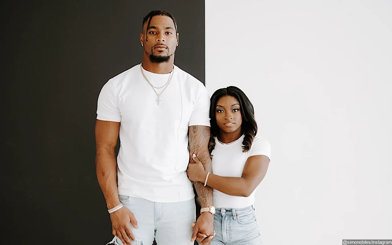 Simone Biles Supports Jonathan Owens After Backlash for Saying He's the 'Catch' in Their Marriage