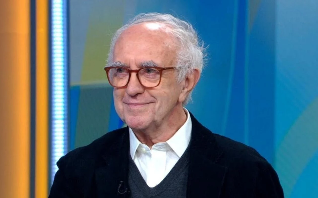 Jonathan Pryce Apologizes to Princess Anne for His Portrayal of Her Father in 'The Crown'