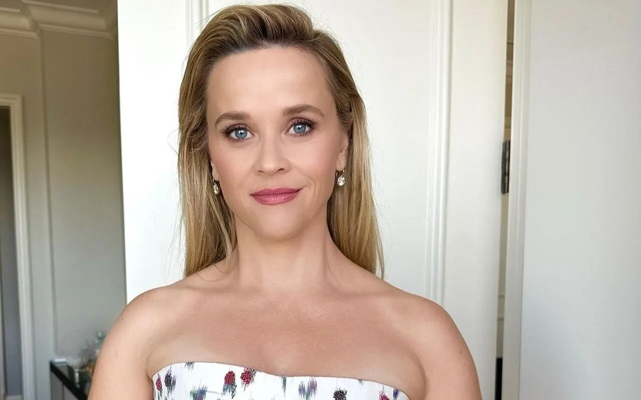 Reese Witherspoon Defends Brewing Her Coffee With Snow, Insists It's 'Delicious'