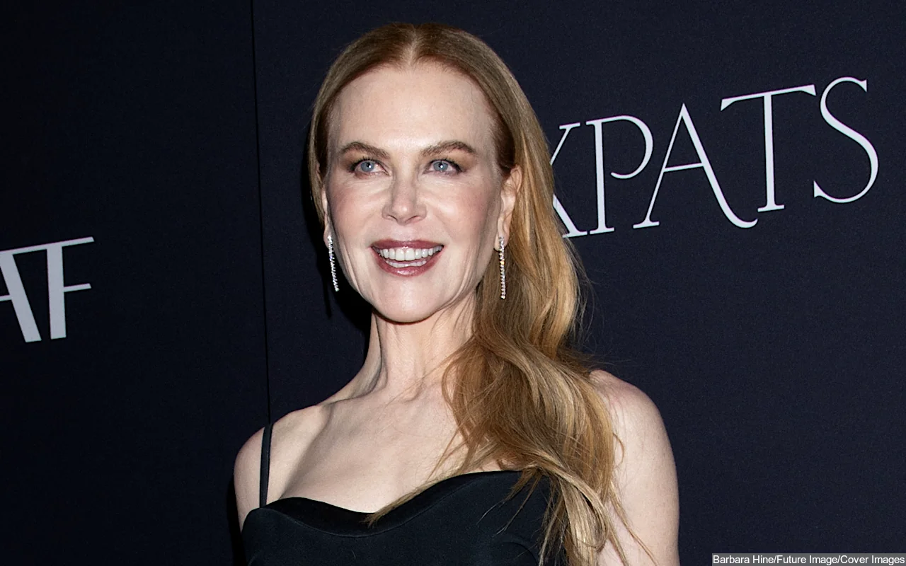 Nicole Kidman Proudly Flaunts Fit Physique in Backless Dress