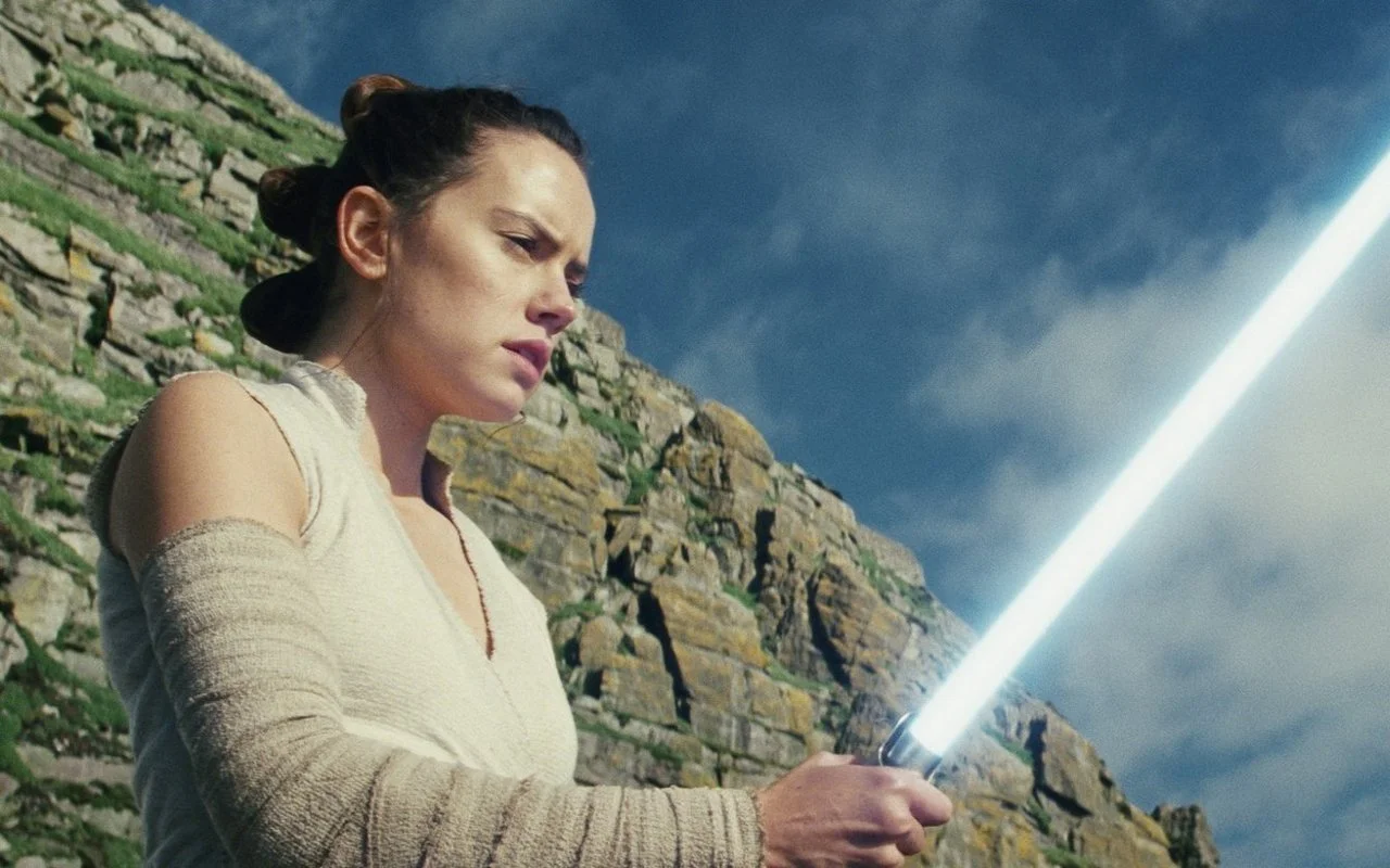 Daisy Ridley Convinced to Return to 'Star Wars' After Given 'Rundown of the Entire Story'