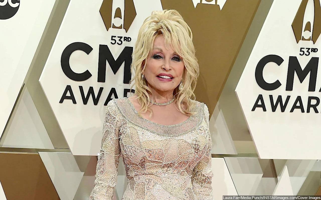 Dolly Parton's Husband Unsure About Her Skimpy Outfit at NFL Game