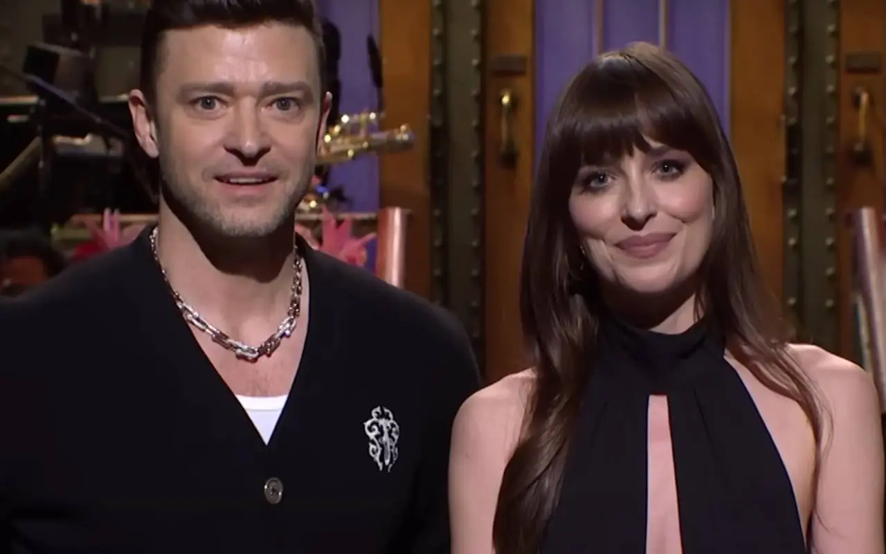 Dakota Johnson Pokes Fun at Justin Timberlake's 'Comeback' in 'SNL' Monologue
