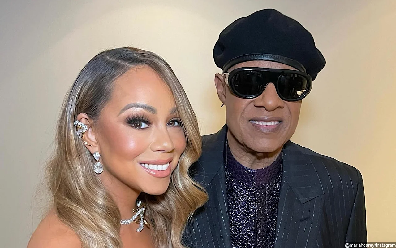Mariah Carey Slammed for Not Assisting Stevie Wonder at Grammys Black