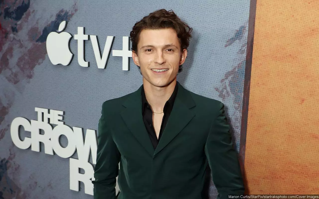 Tom Holland Returning to Stage Play With 