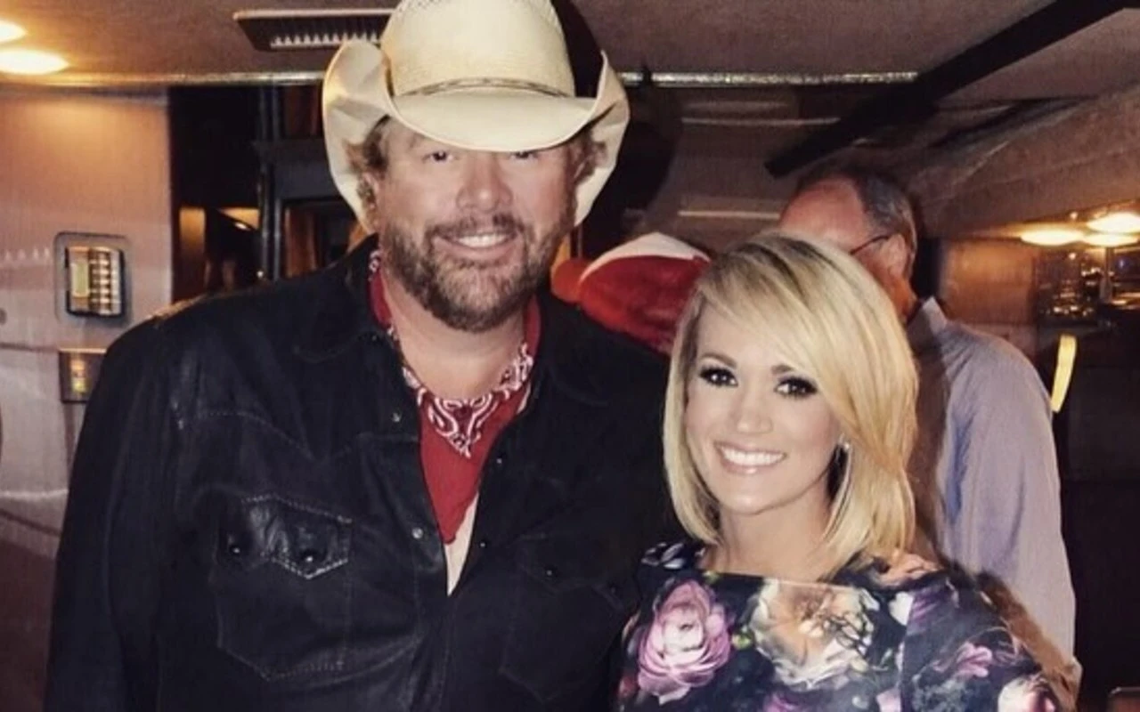 Carrie Underwood Leads Tributes to Toby Keith After He Died of Cancer