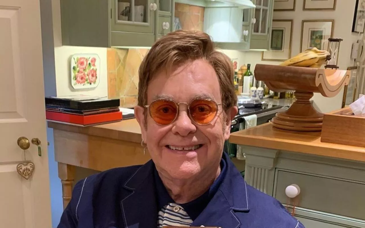 Elton John Back in Studio for New Album