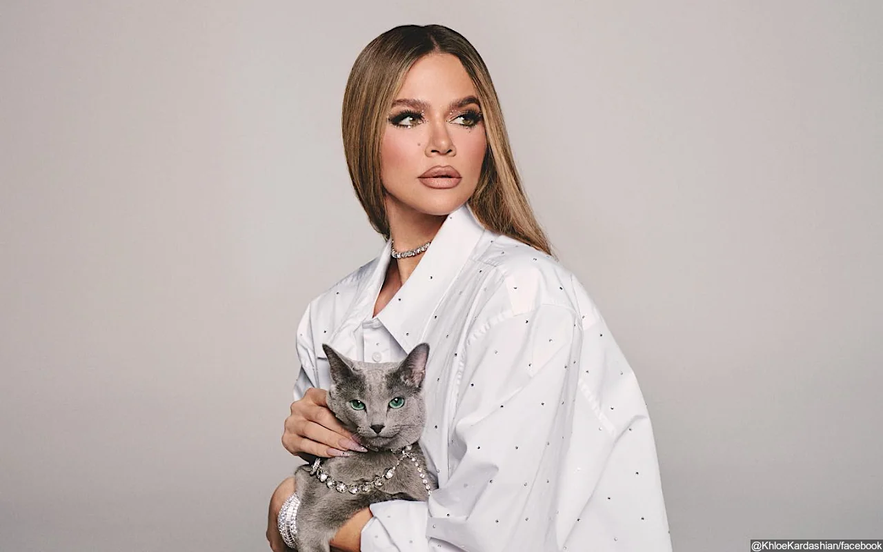 Khloe Kardashian Appears to Edit Her Cat With FaceTune on Valentine's Day Post