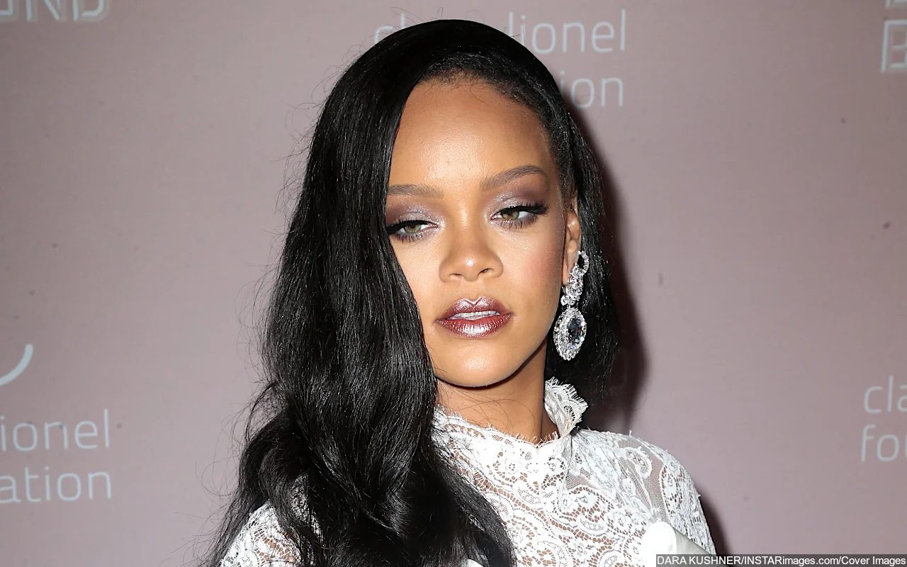 Rihanna Cracks Fans Up With New Filtered Video