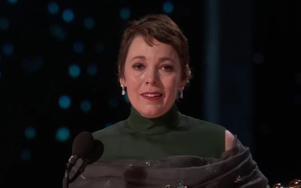 Olivia Colman's 'Menopause Brain' Prevents Her From Returning to Theater