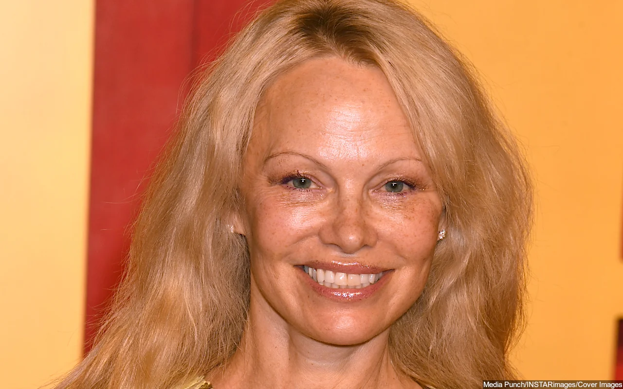 Pamela Anderson Amazed That Young Fans Are Inspired by Her 90s Style