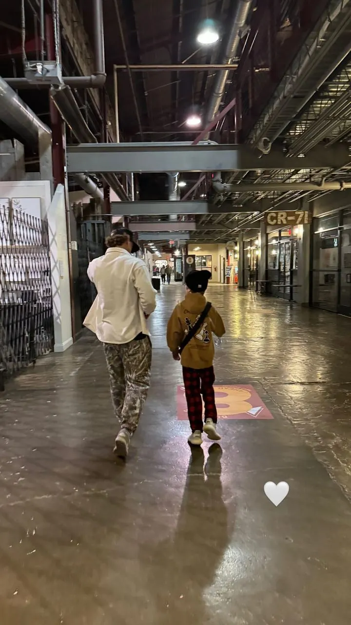 Kristin Cavallari shares a picture of son and boyfriend