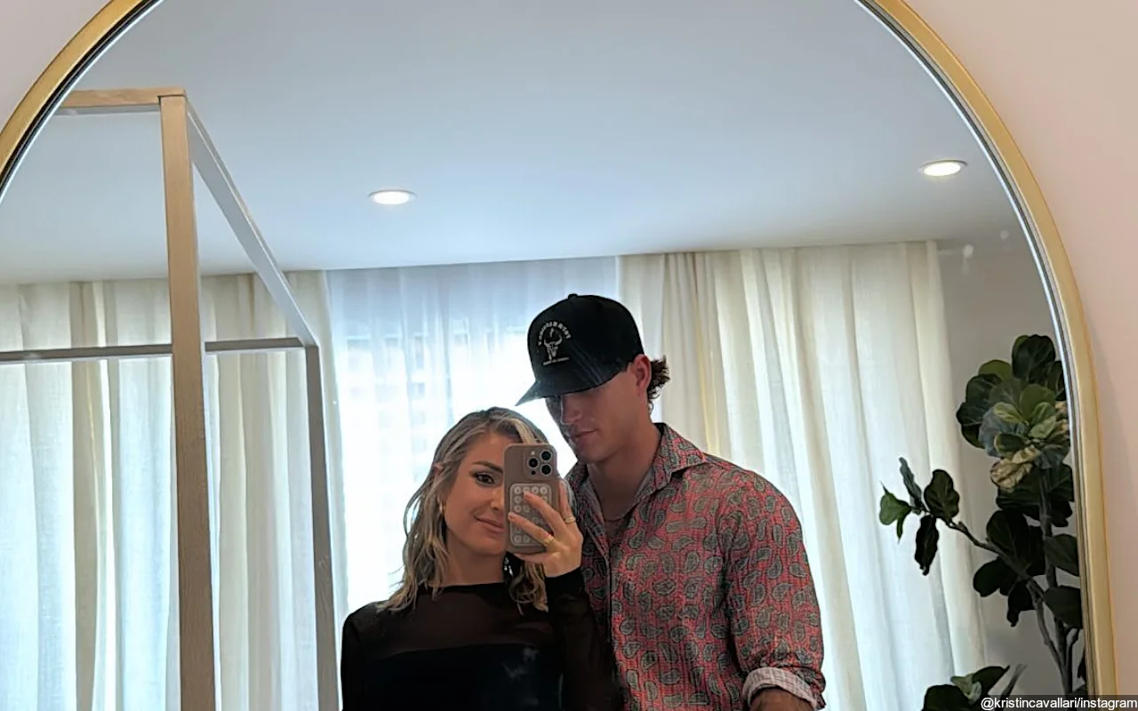 Kristin Cavallari Shares New Selfie With Boyfriend Mark Estes