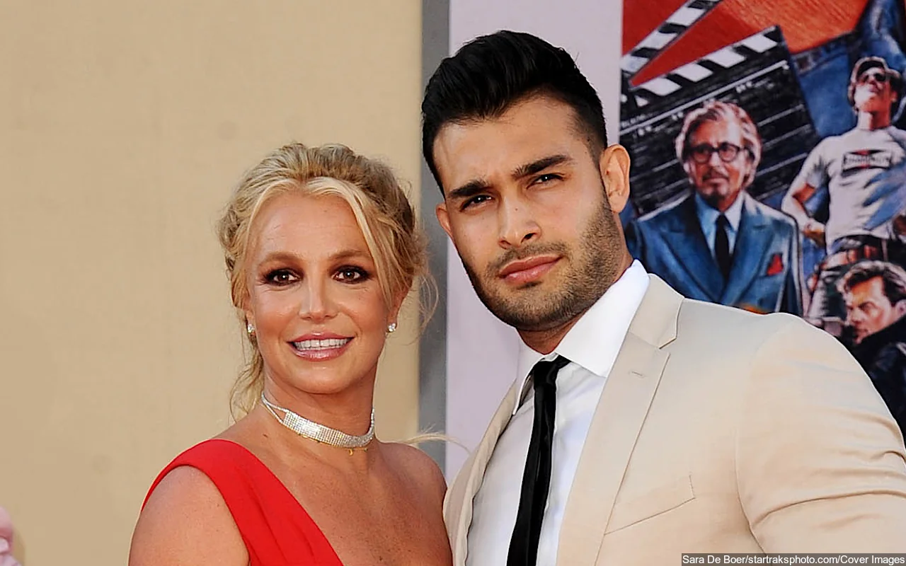 Britney Spears Posts and Deletes Throwback PDA-Filled Video With Ex Sam Asghari - Vimarsana News