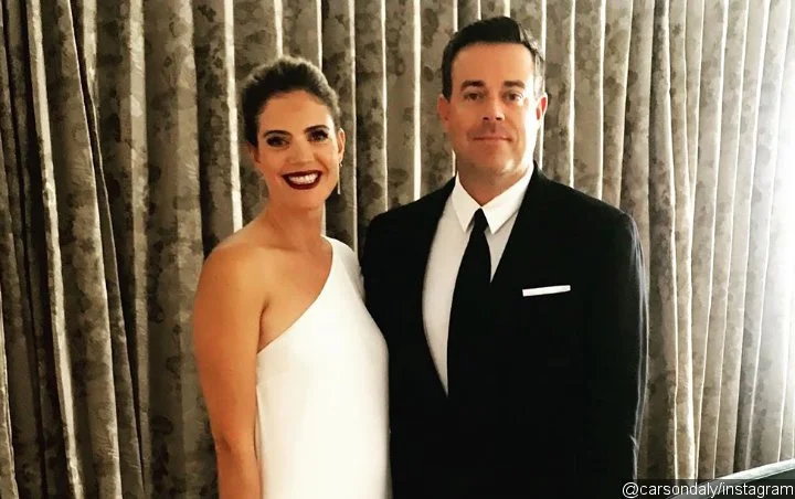Carson Daly Practices 'Sleep Divorce' With His Wife