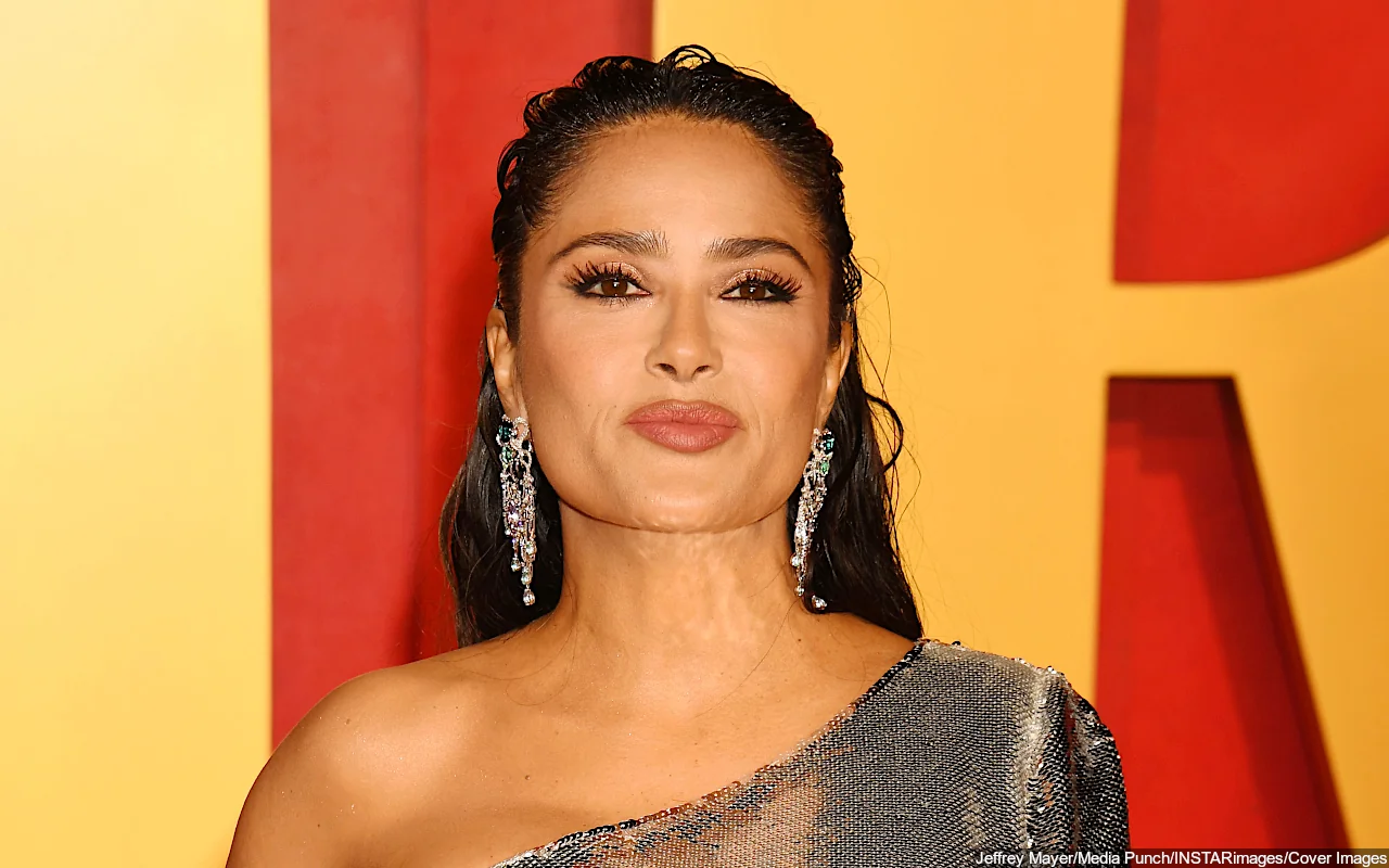 Salma Hayek Shares Hilarious BTS Story of Her Sizzling Instagram Photos