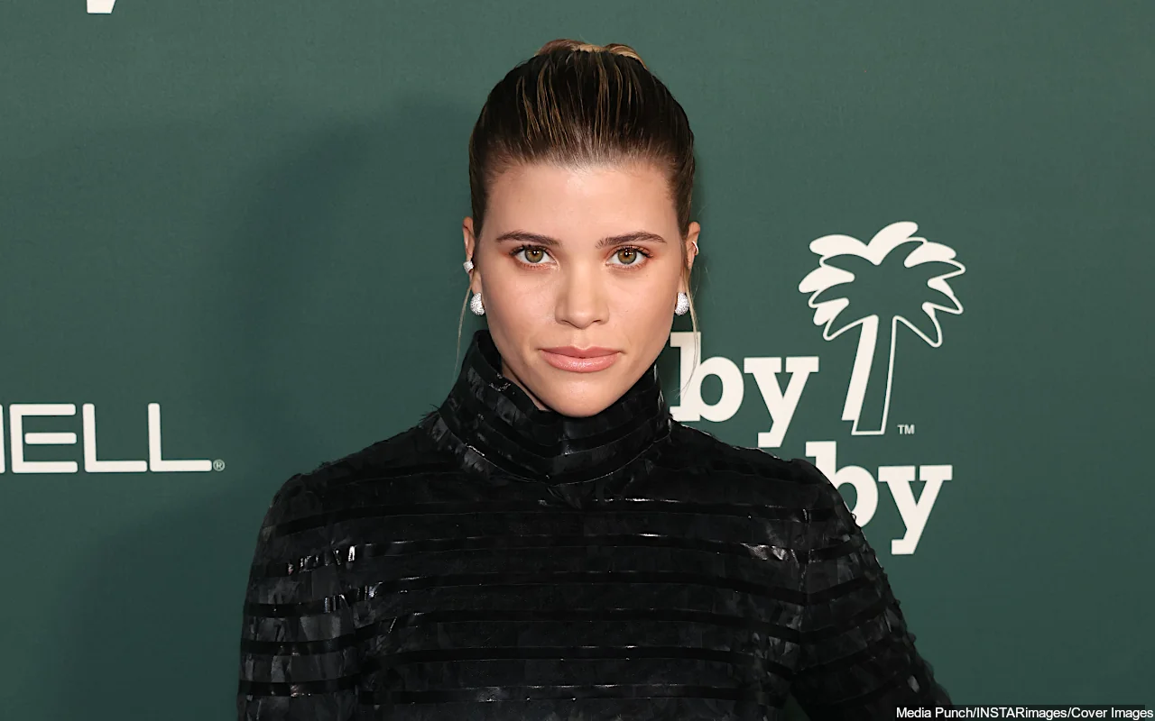 Pregnant Sofia Richie Gives Rare Glimpse of Bare Baby Bump Before Giving Birth