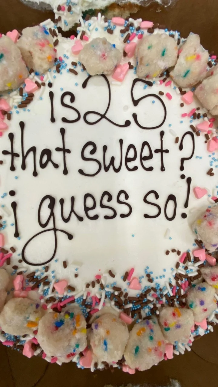 Sabrina Carpenter shows off her 25th birthday cake