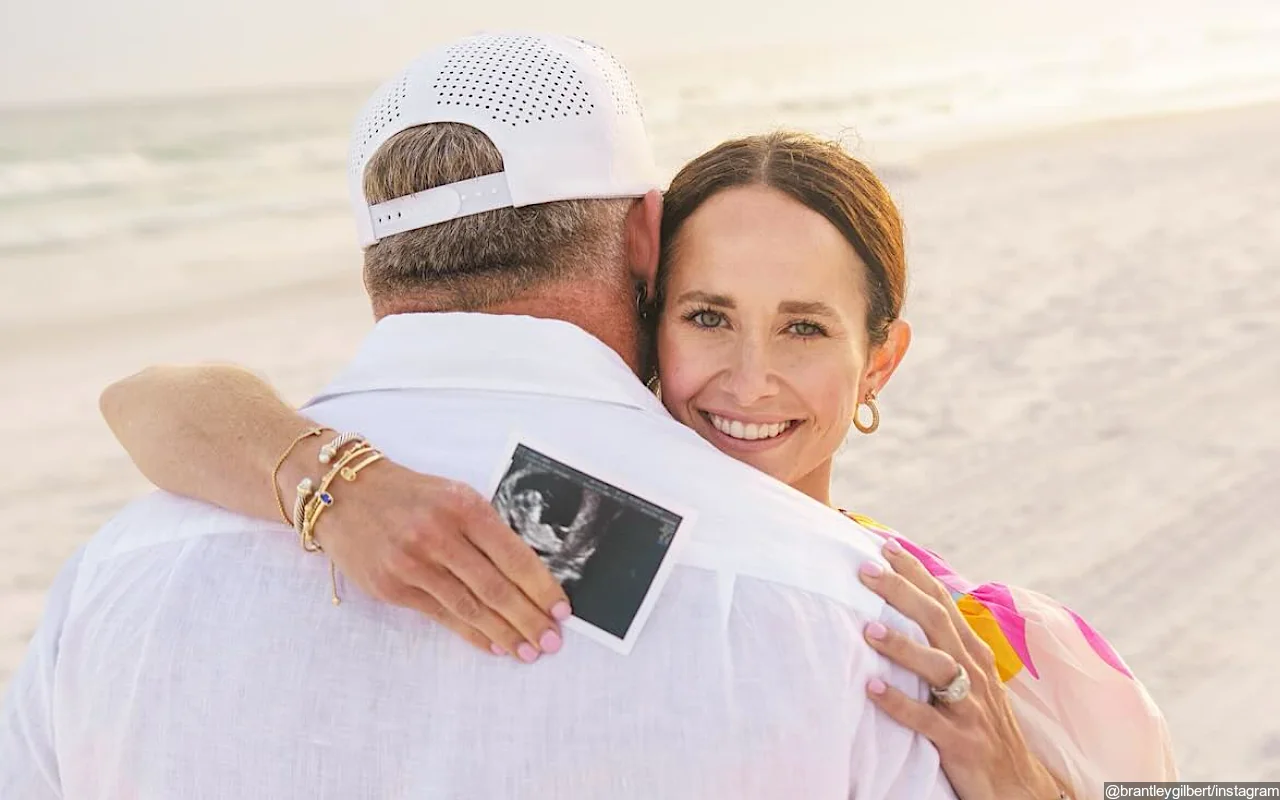 Brantley Gilbert and Wife Amber Expecting Baby No. 3