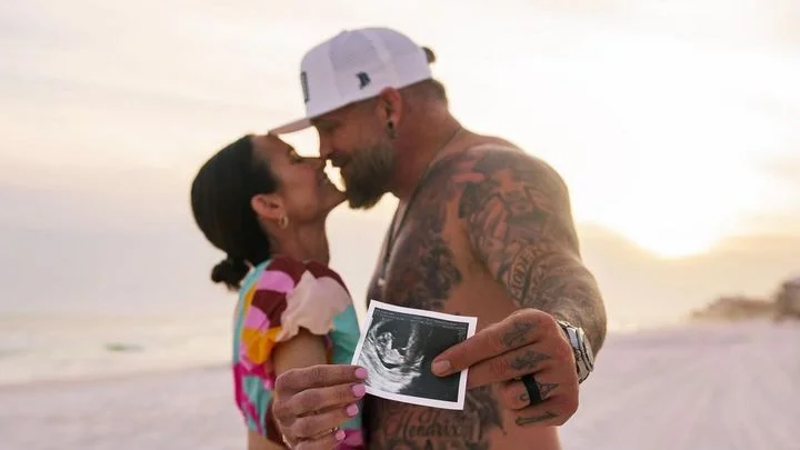Brantley Gilbert announces his wife is pregnant