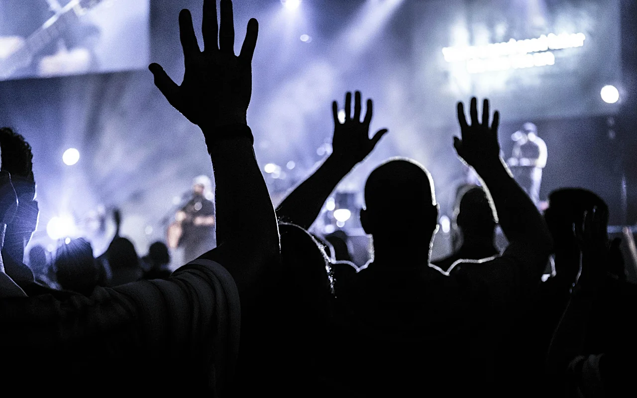 Top 20 Worship Songs to Elevate Your Spirit and Strengthen Your Faith