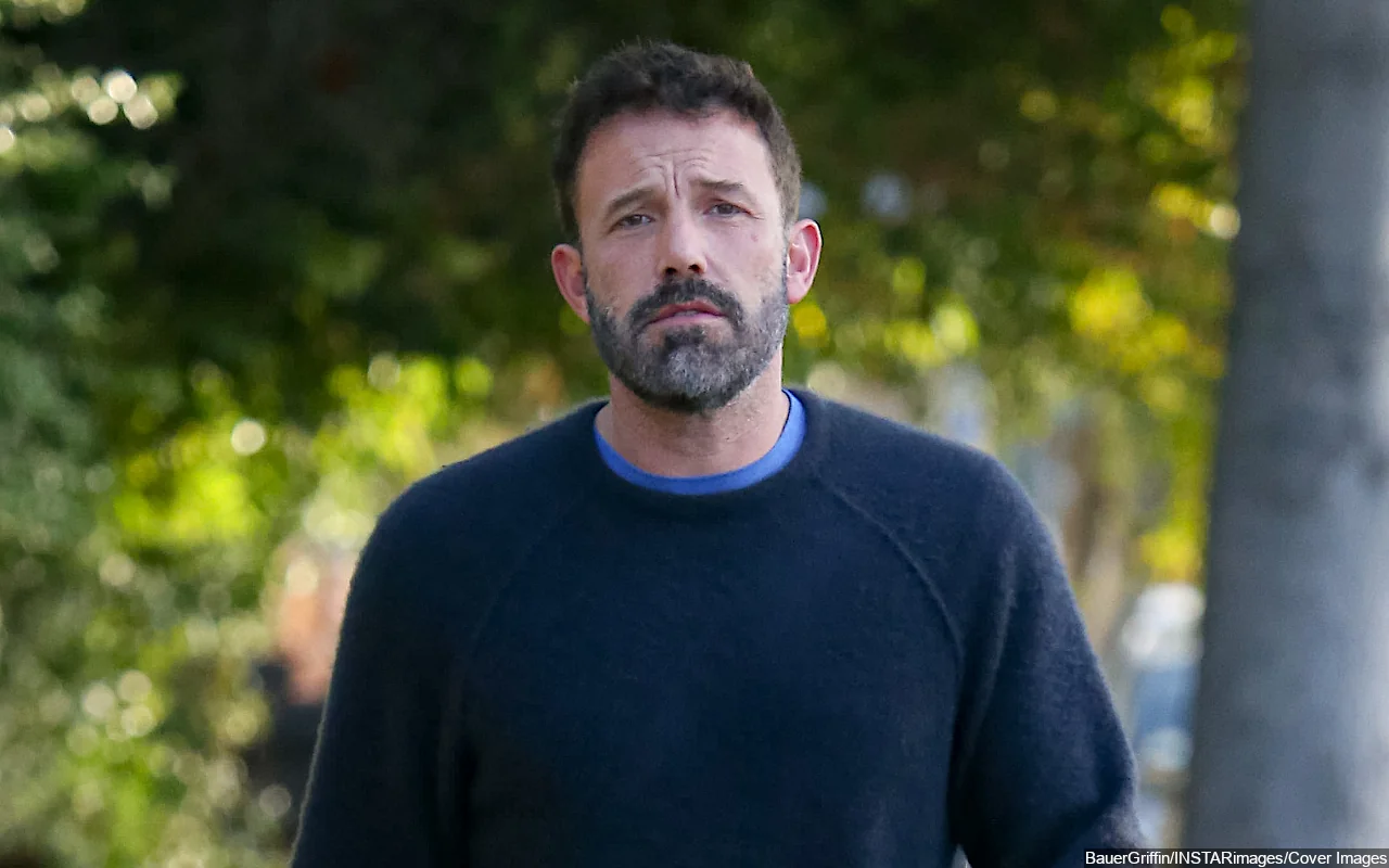 Ben Affleck Called 'Self-Centered' by Nikki Glaser for His Ill-Prepared Roast of Tom Brady - Vimarsana News