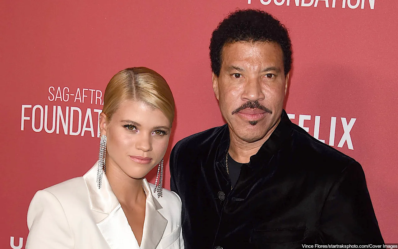 Lionel Richie Expresses Concerns as Daughter Sofia Prepares for Birth of First Child - Vimarsana News