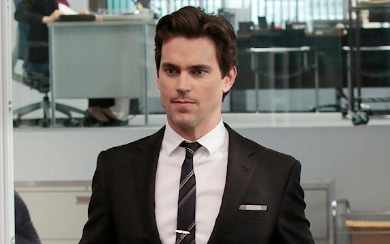 Белый воротничок 6. Мози белый воротничок. Белые воротнички основные посетители этого кафе. Белый воротничок берриган. Белые воротнички основные посетители этого кафе.